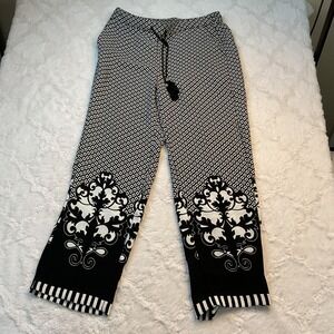 Chicos Black White Geometric Scroll Print Wide Leg Cropped Pants Size 00‎